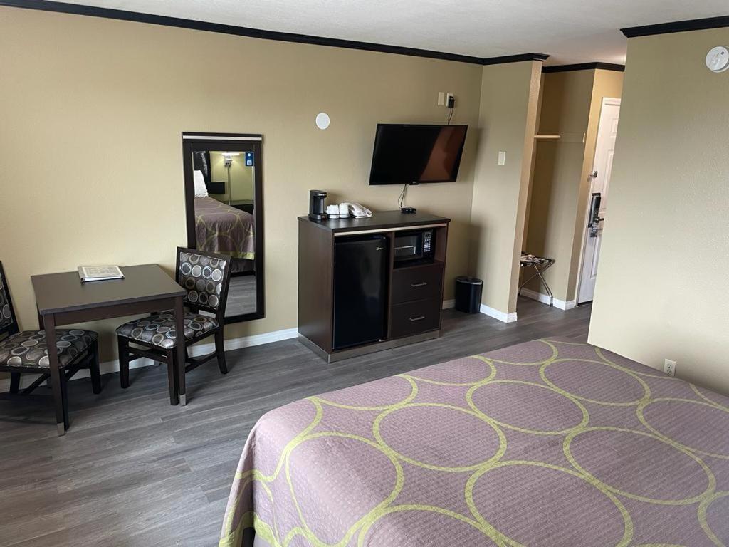 Super 8 By Wyndham Crescent City Luaran gambar