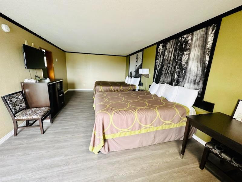 Super 8 By Wyndham Crescent City Luaran gambar