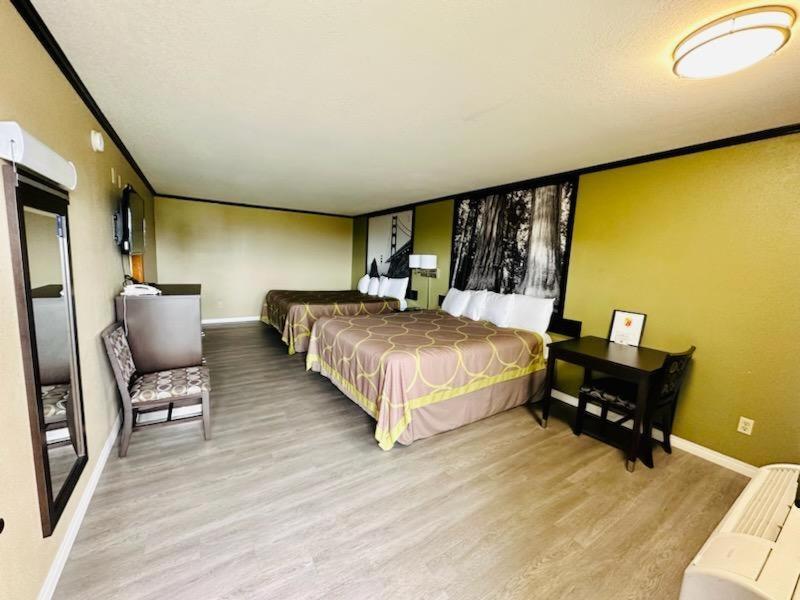 Super 8 By Wyndham Crescent City Luaran gambar