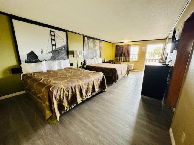 Super 8 By Wyndham Crescent City Luaran gambar