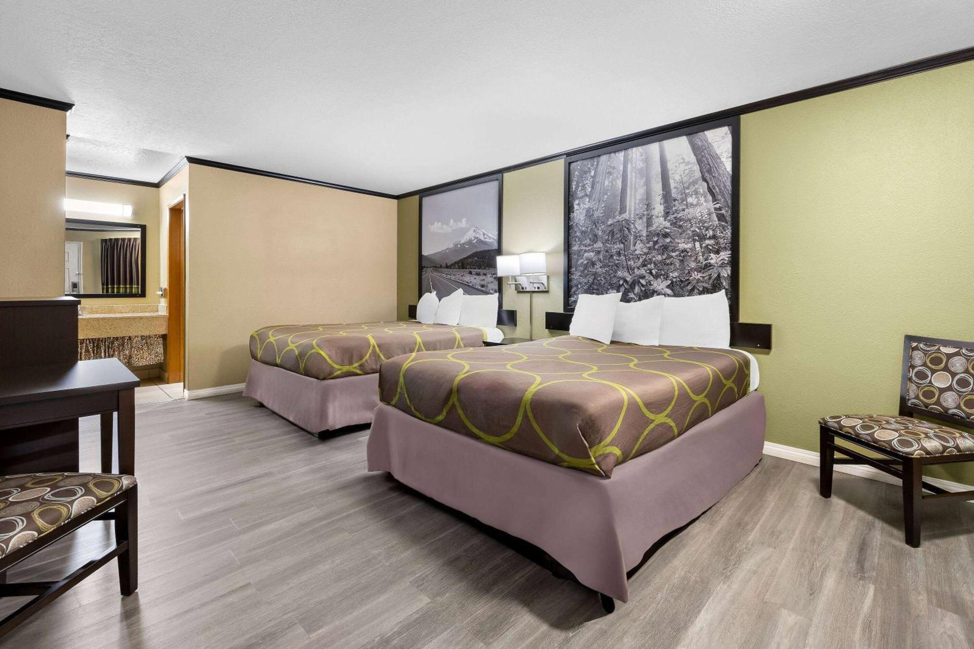 Super 8 By Wyndham Crescent City Luaran gambar