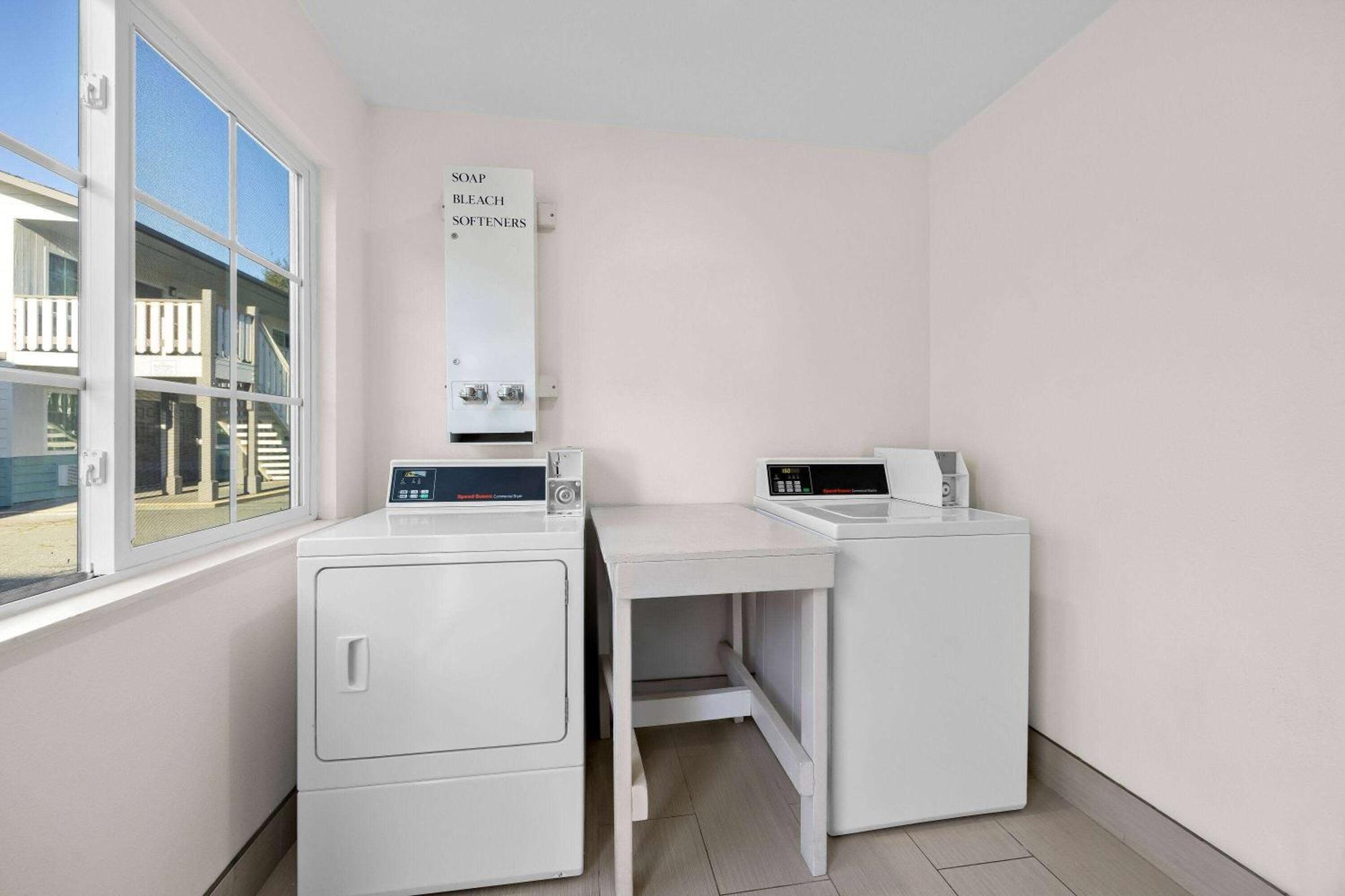 Super 8 By Wyndham Crescent City Luaran gambar