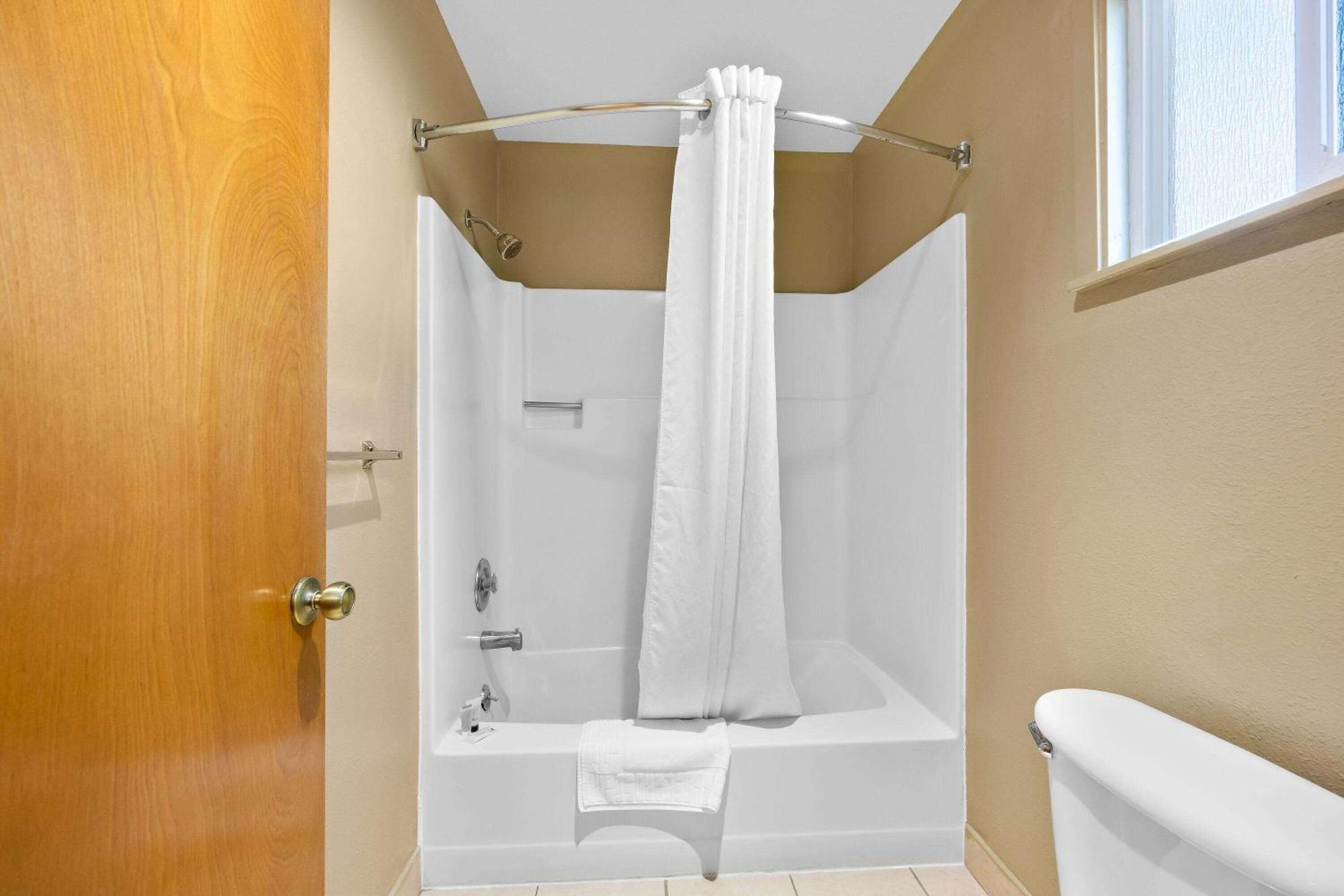 Super 8 By Wyndham Crescent City Luaran gambar
