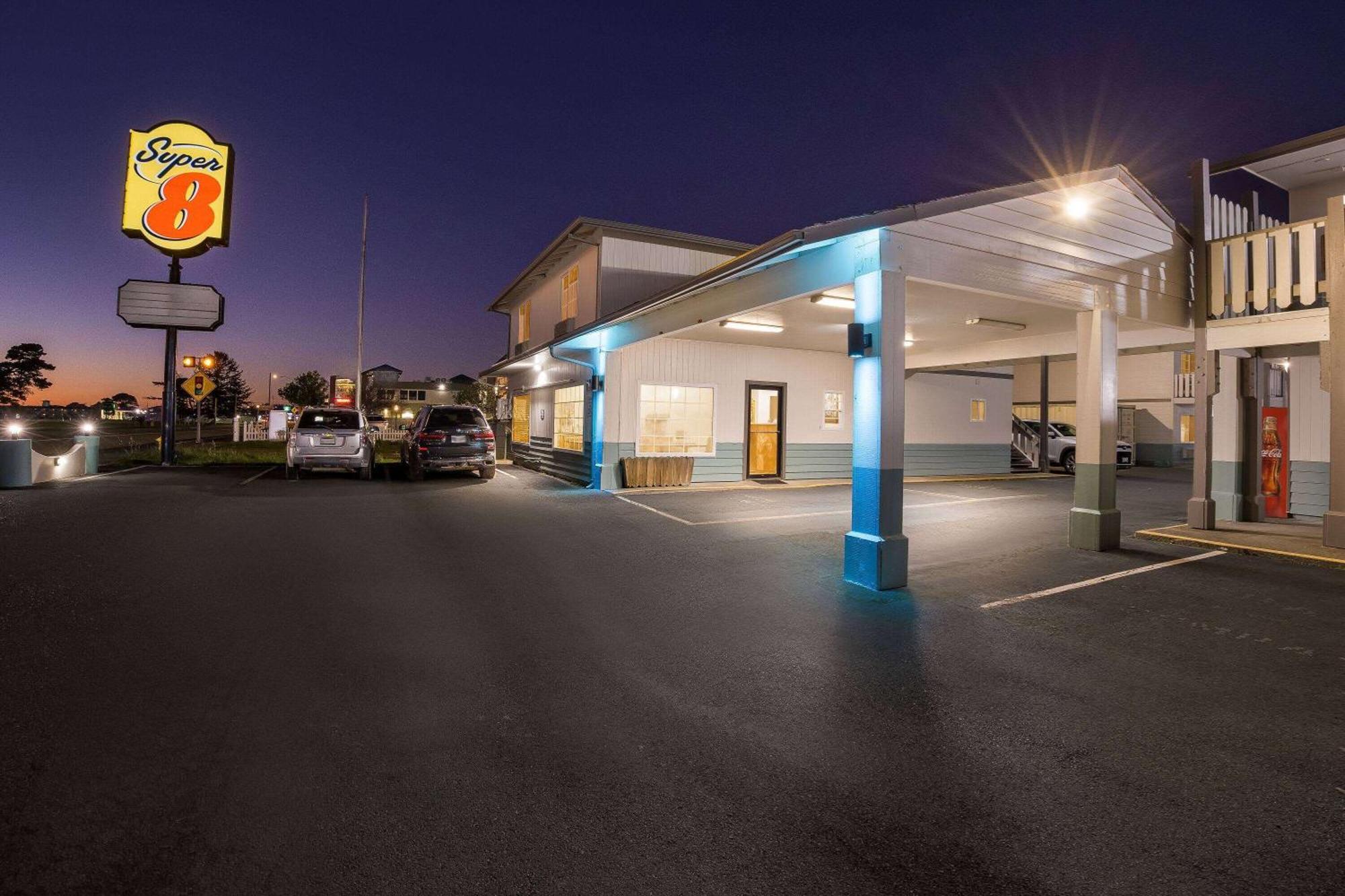 Super 8 By Wyndham Crescent City Luaran gambar