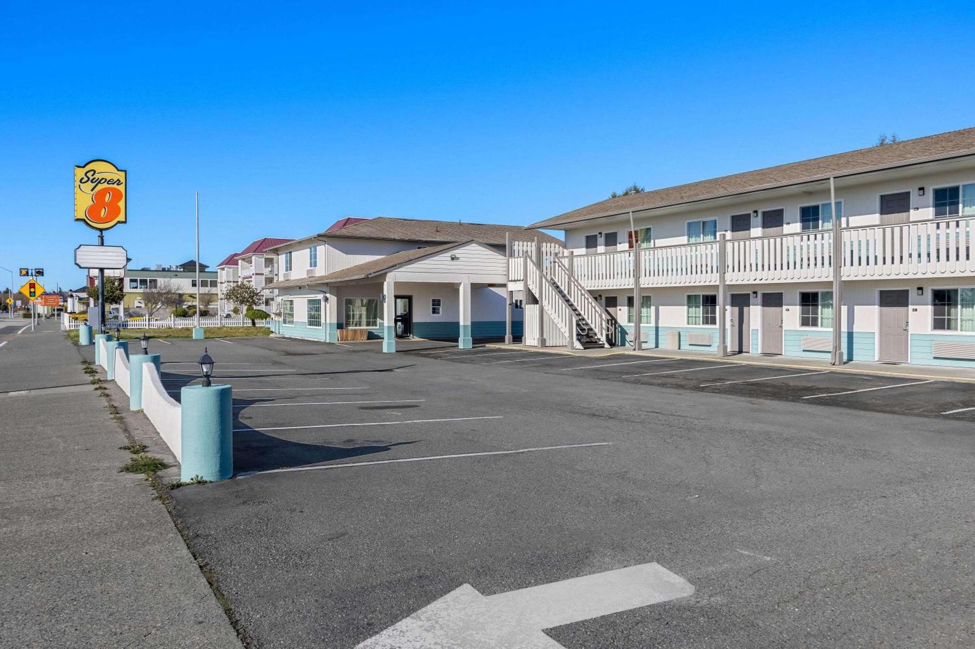 Super 8 By Wyndham Crescent City Luaran gambar