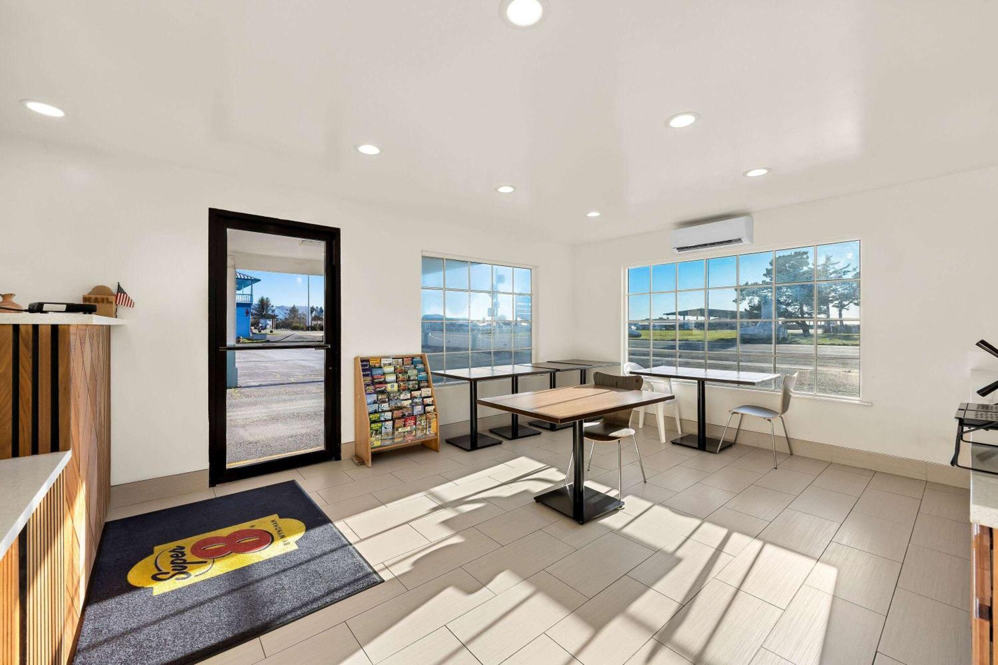 Super 8 By Wyndham Crescent City Luaran gambar
