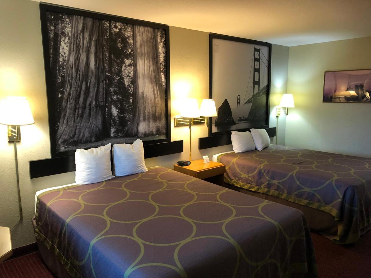 Super 8 By Wyndham Crescent City Luaran gambar