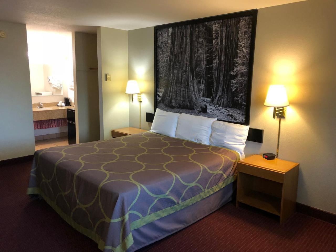 Super 8 By Wyndham Crescent City Luaran gambar